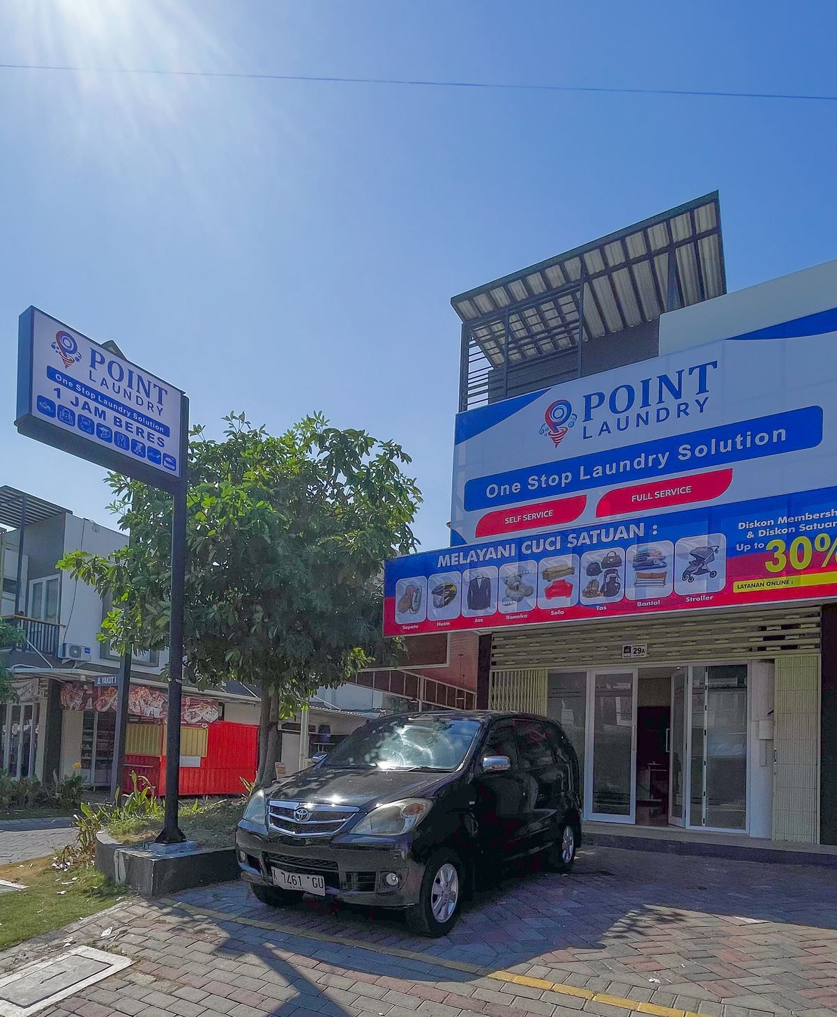 Tampak depan outlet Point Laundry Gresik